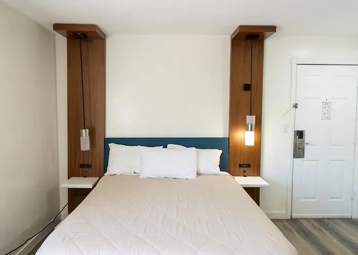 Central Phoenix Hotel Hotel