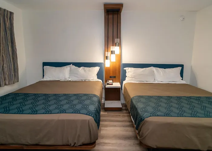 Hotel Central Phoenix Hotel 2*