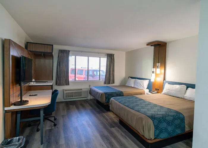 Central Phoenix Hotel Hotel 2*