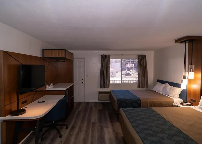Hotel Central Phoenix Hotel 2*